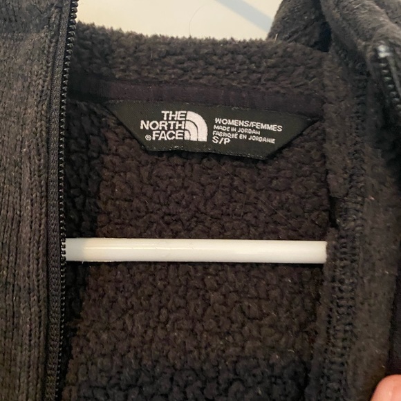 North Face pull-over hoodie - Picture 2 of 3